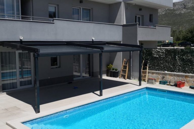 pergola-tenda-na-fasadu-bazen-1