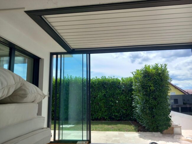 bioklimatska-pergola-ostakljenje
